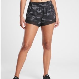 Athleta Printed Mesh Racer Run Short 4” XS BNWT